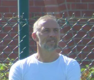 Brest rend hommage à Éric Roy avant la réception du PSG en Ligue 1