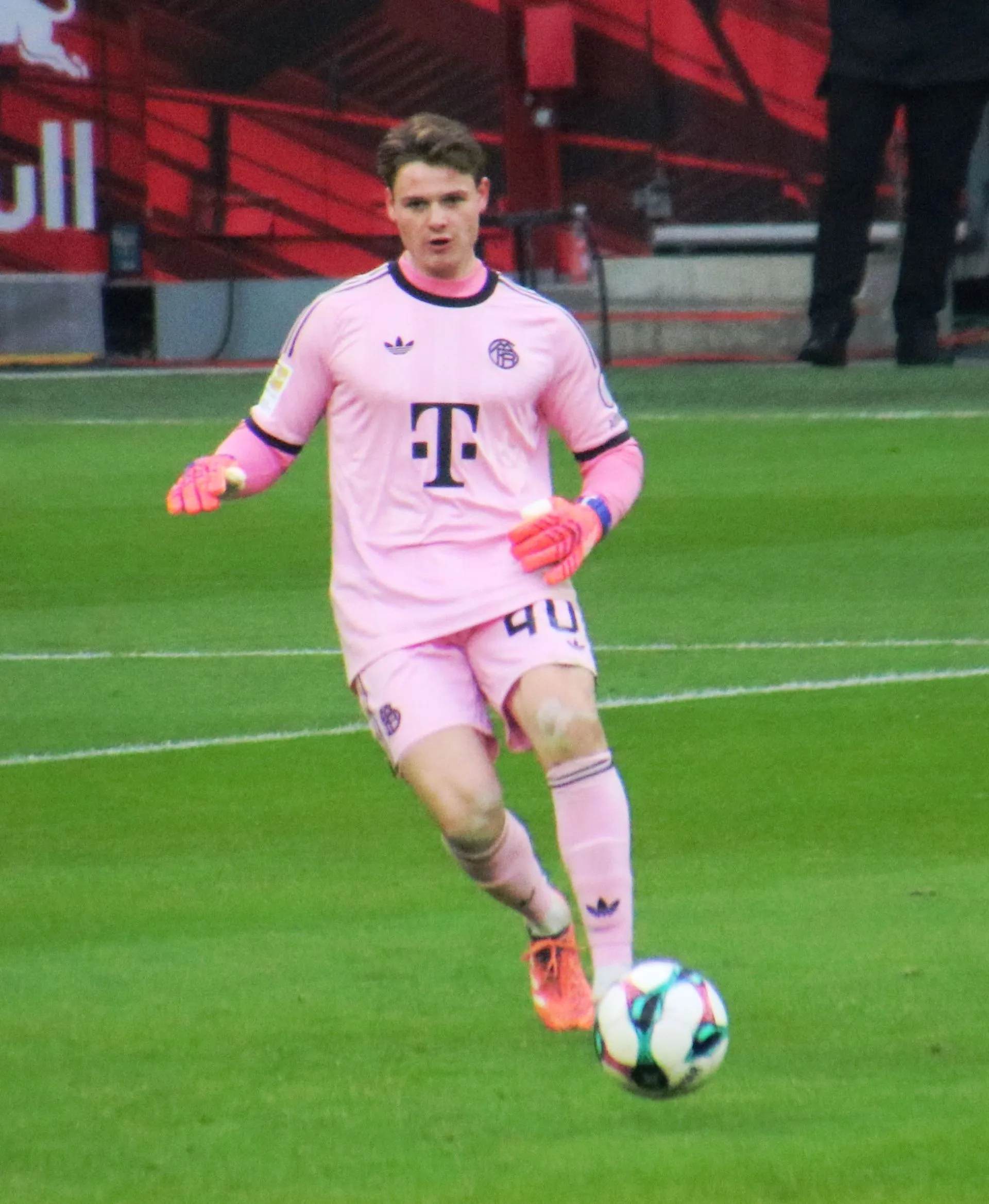 Jonas Urbig: Bayern-Torhüter und Freundin Katharina offenbar getrennt