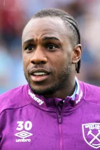 ミカイル・アントニオ、壮絶な交通事故から復活——ワトフォードと1年契約で英国サッカー復帰