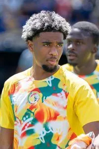 Ibrahim Mbaye Ficha por el Aston Villa: PSG Traspasa al Extremo Senegalés por £47 Millones