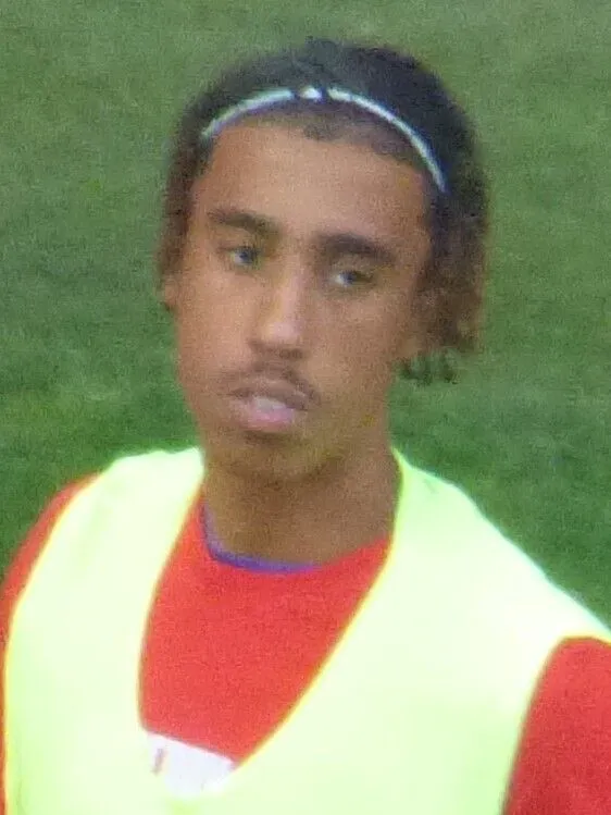 D&eacute;fenseur fran&ccedil;ais &agrave; l'entra&icirc;nement avant un match de Ligue des nations