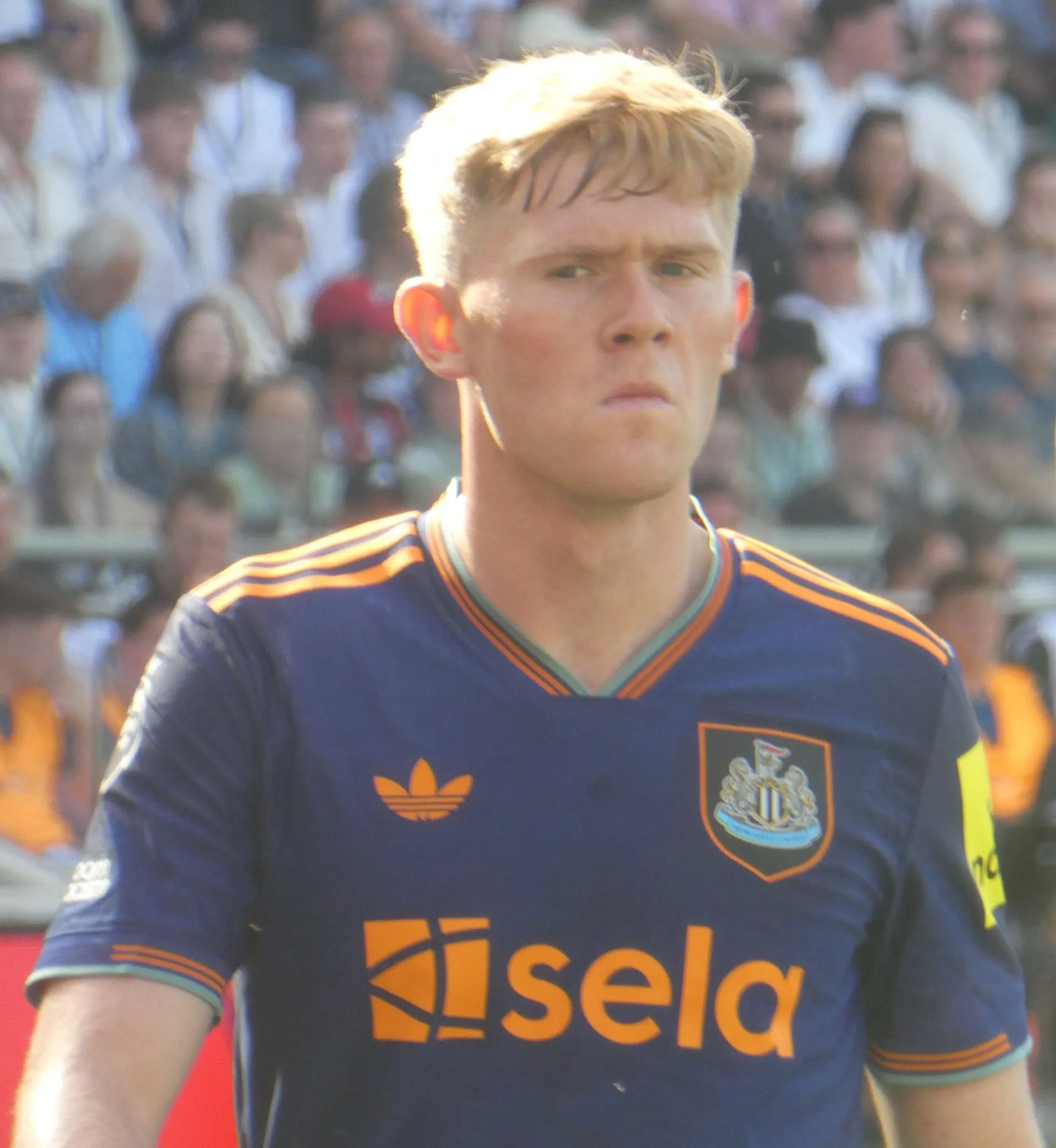 Lewis Hall Agrees Five-Year Newcastle Contract Extension, Ending Manchester United Transfer Pursuit