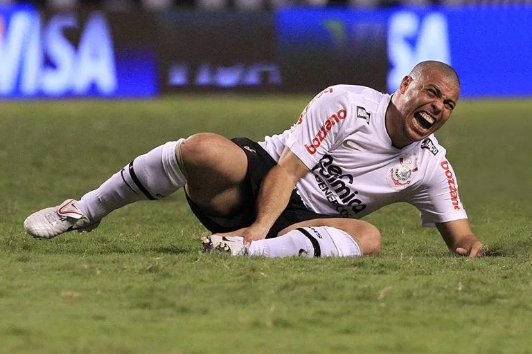 Ronaldo Fenômeno Completa 50 Anos e Celebra com Festa em São Paulo