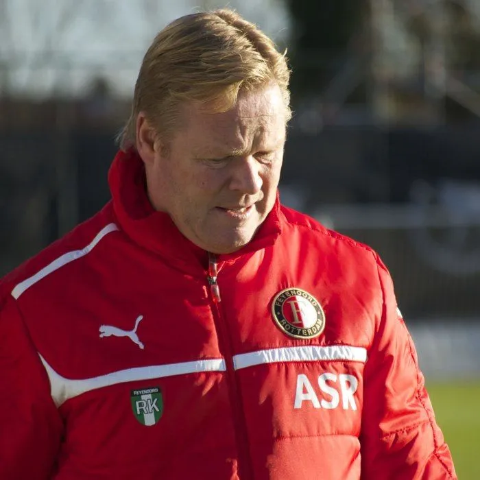 Telstar doelman viert doelpunt in Eredivisie wedstrijd