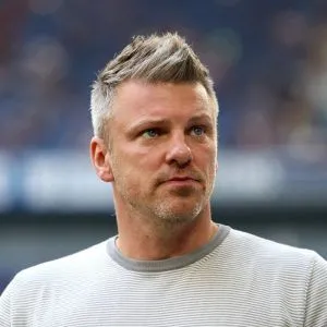 Kwasniok verklagt den 1. FC Köln: Gehaltsklausel vor dem Arbeitsgericht